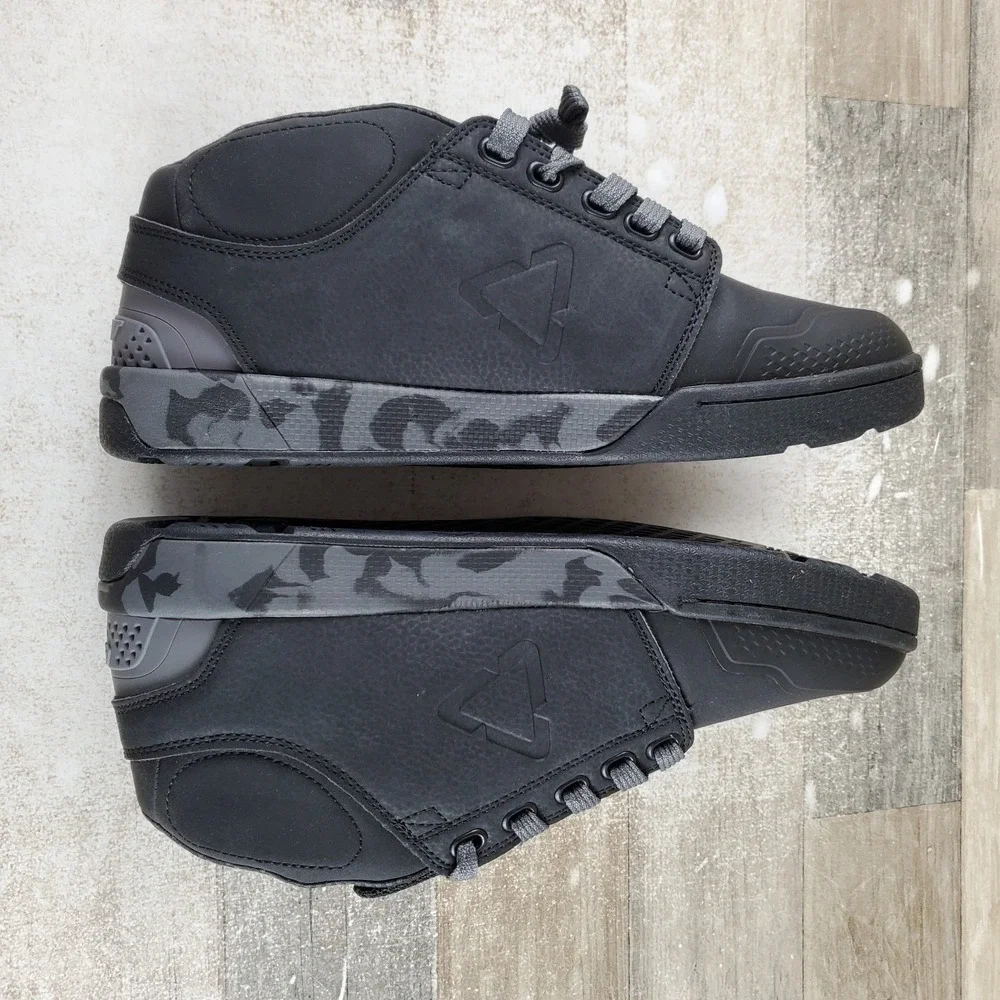 Leatt 3.0 Flat V22 Womens Mountain Shoes Sz 9.5 Black Leather Lace-Up Sneakers